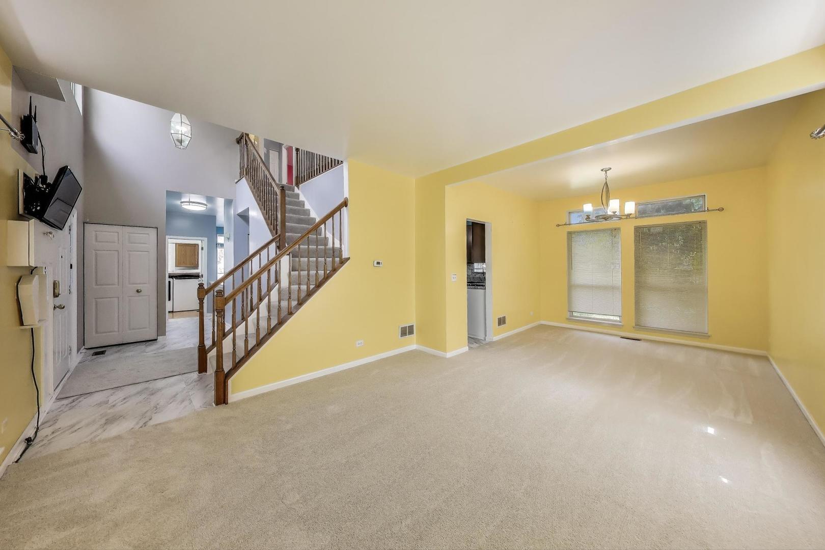 548 W Sweet Clover Road, Round Lake, IL 60073