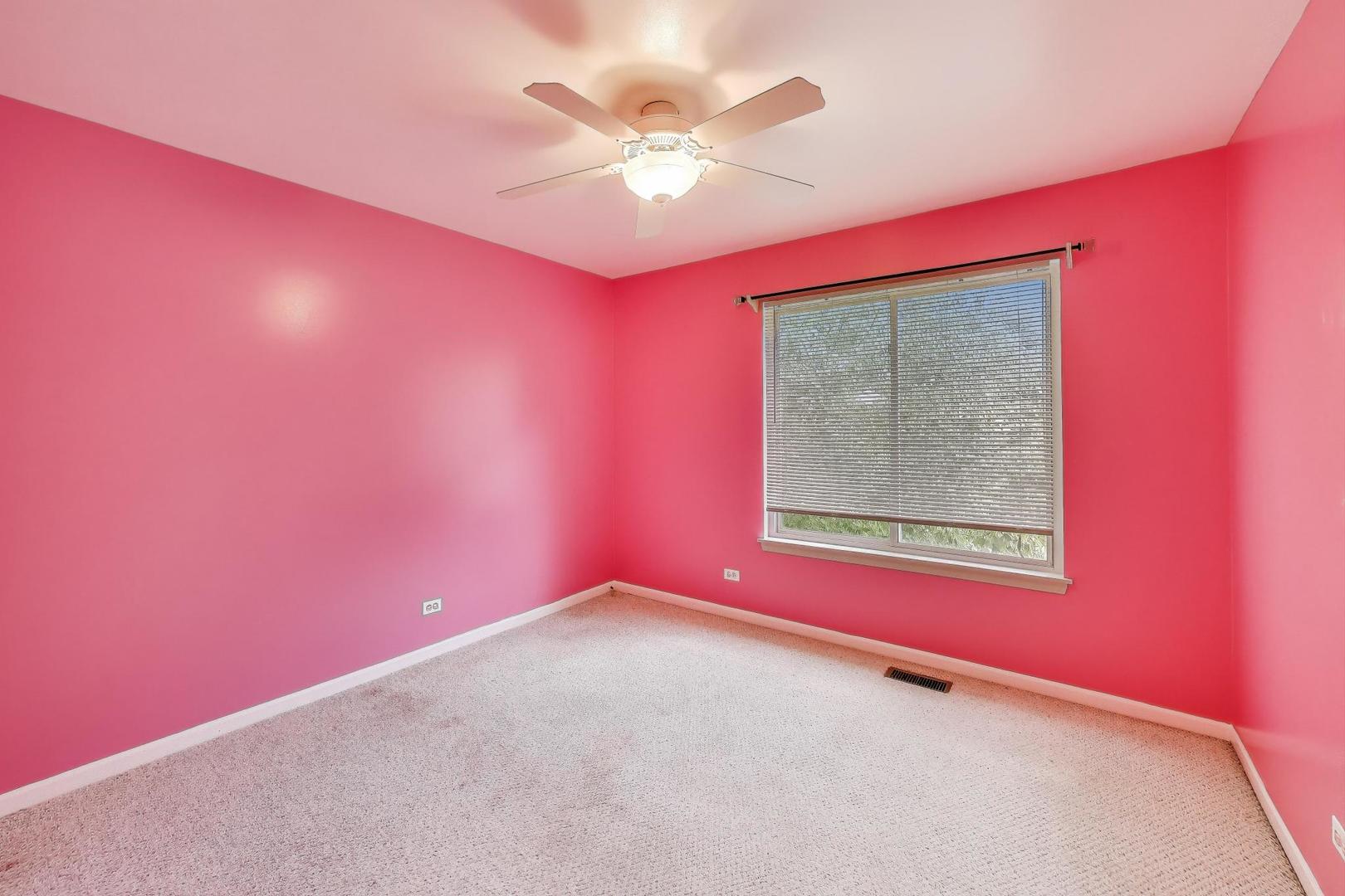 548 W Sweet Clover Road, Round Lake, IL 60073
