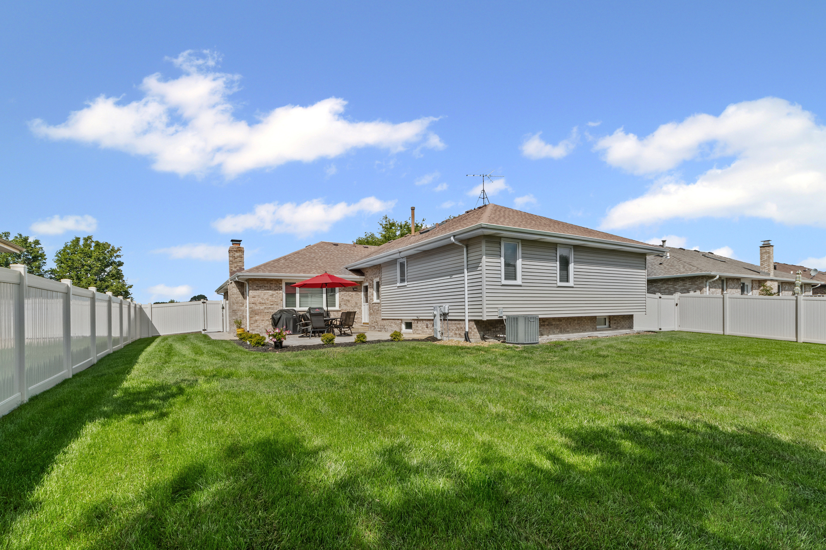 19725 S Schoolhouse Road, Mokena, IL 60448