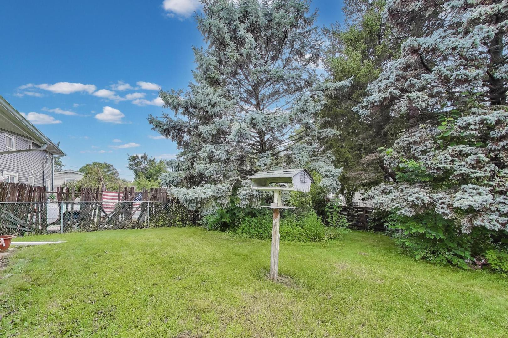 1633 Marlboro Circle, Carpentersville, IL 60110