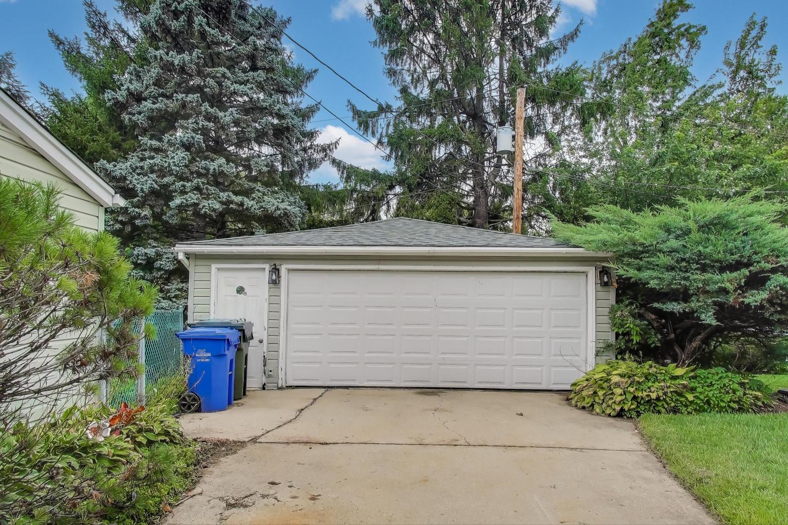 1633 Marlboro Circle, Carpentersville, IL 60110
