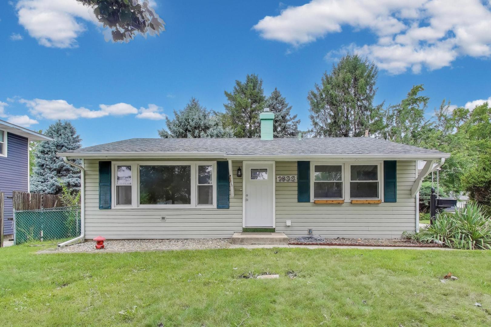 1633 Marlboro Circle, Carpentersville, IL 60110
