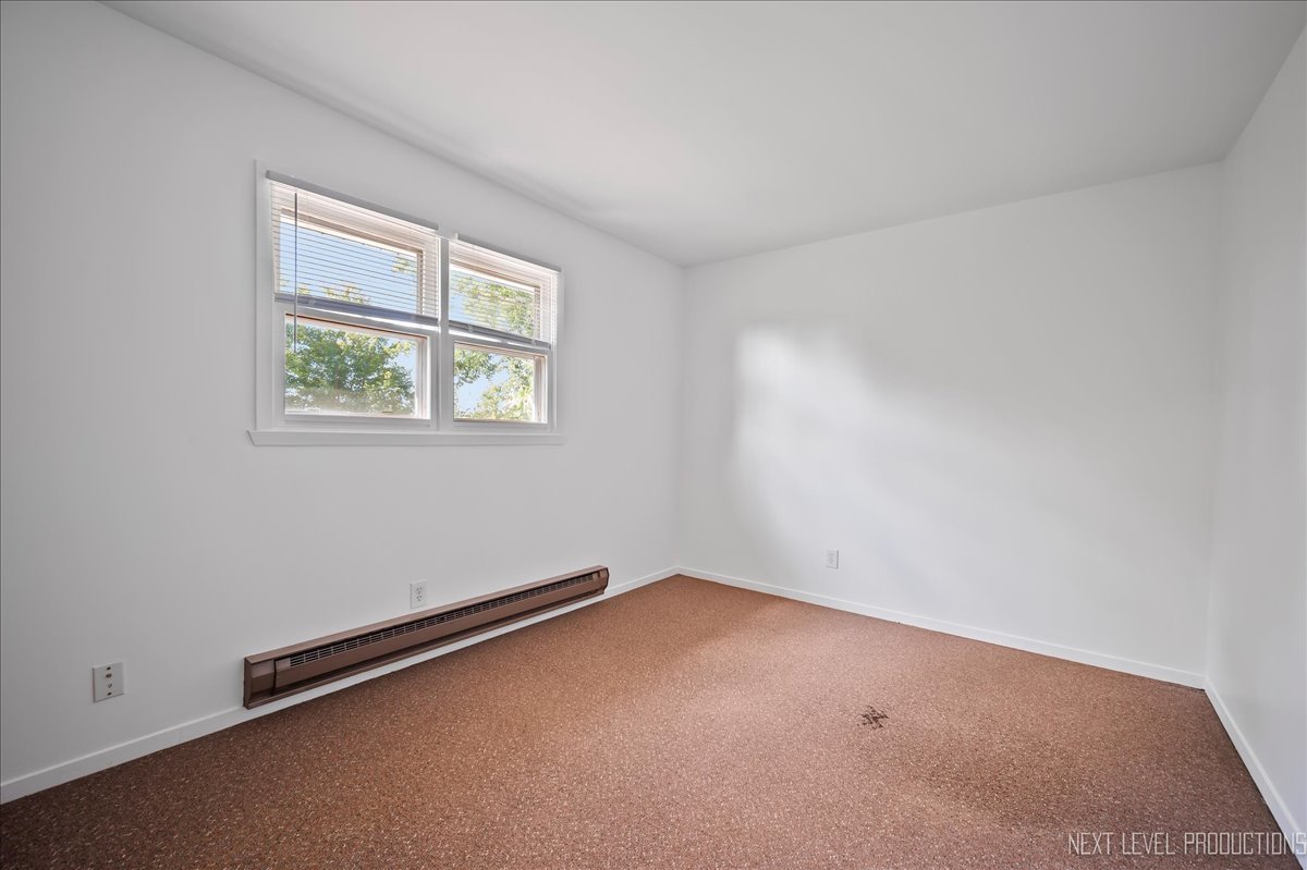 635 James Street, Hinckley, IL 60520