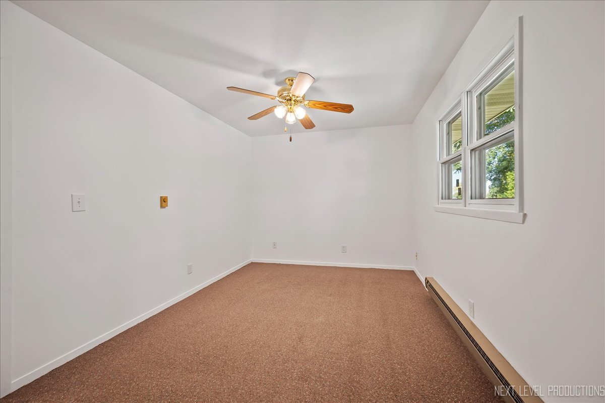 635 James Street, Hinckley, IL 60520