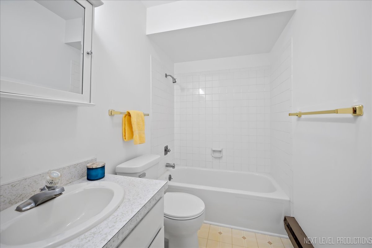 635 James Street, Hinckley, IL 60520