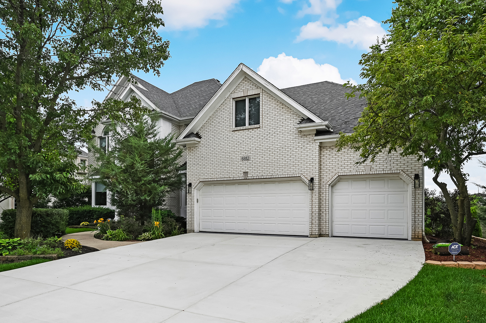 6812 FIELDSTONE Drive, Burr Ridge, IL 60527