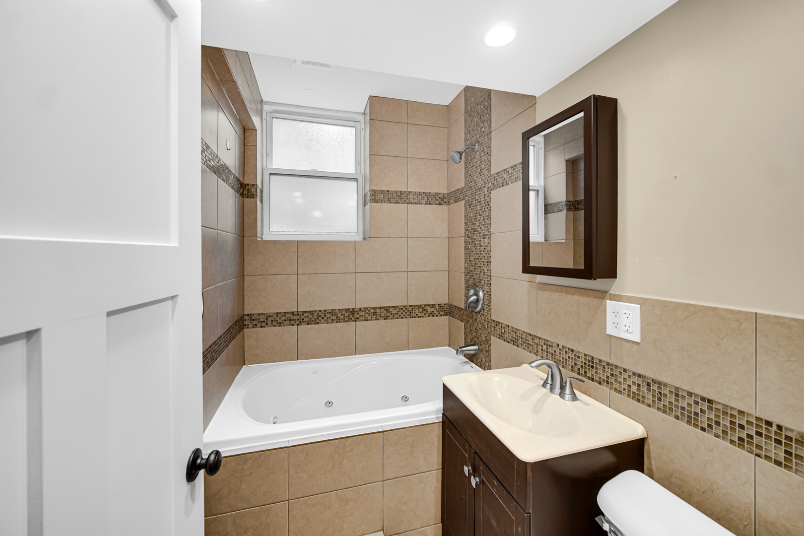 5656 S Dorchester Avenue #B, Chicago, IL 60637