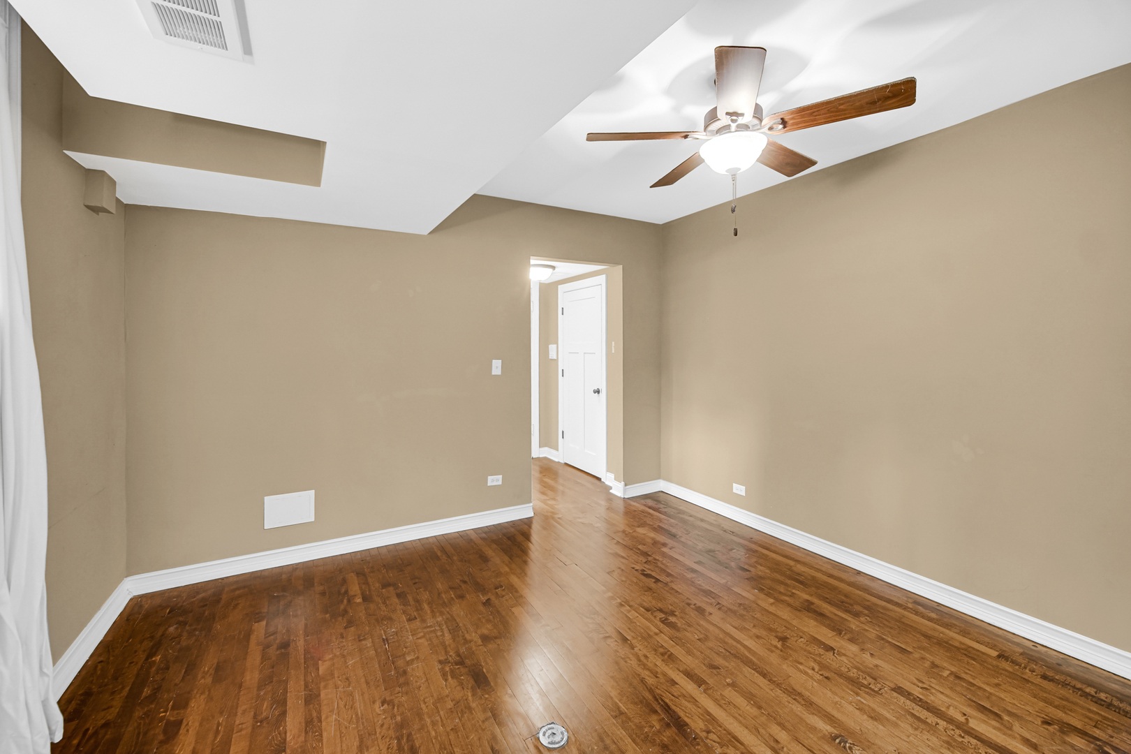 5656 S Dorchester Avenue #B, Chicago, IL 60637
