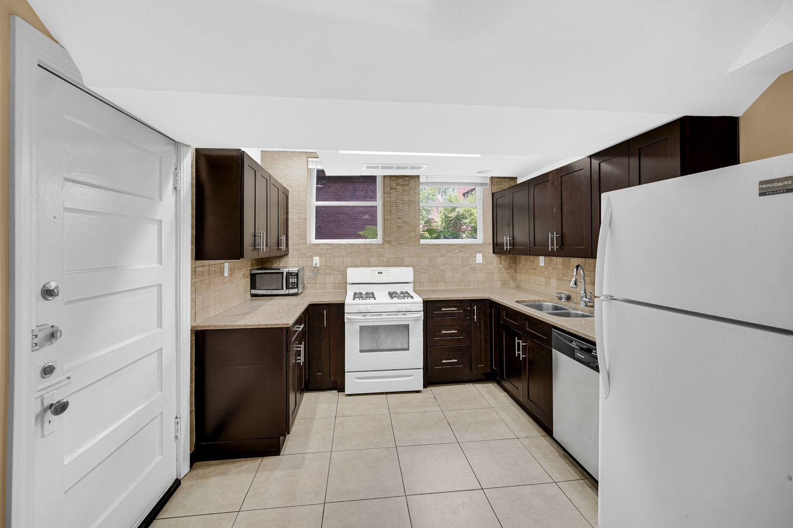 5656 S Dorchester Avenue #B, Chicago, IL 60637