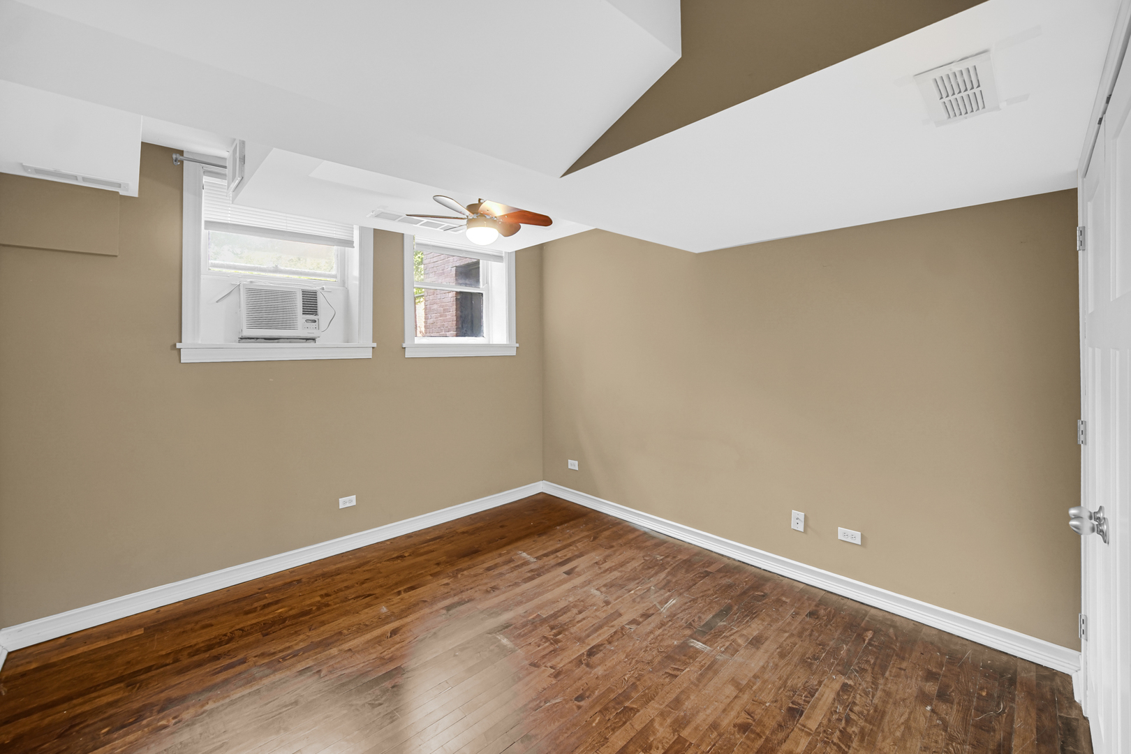 5656 S Dorchester Avenue #B, Chicago, IL 60637