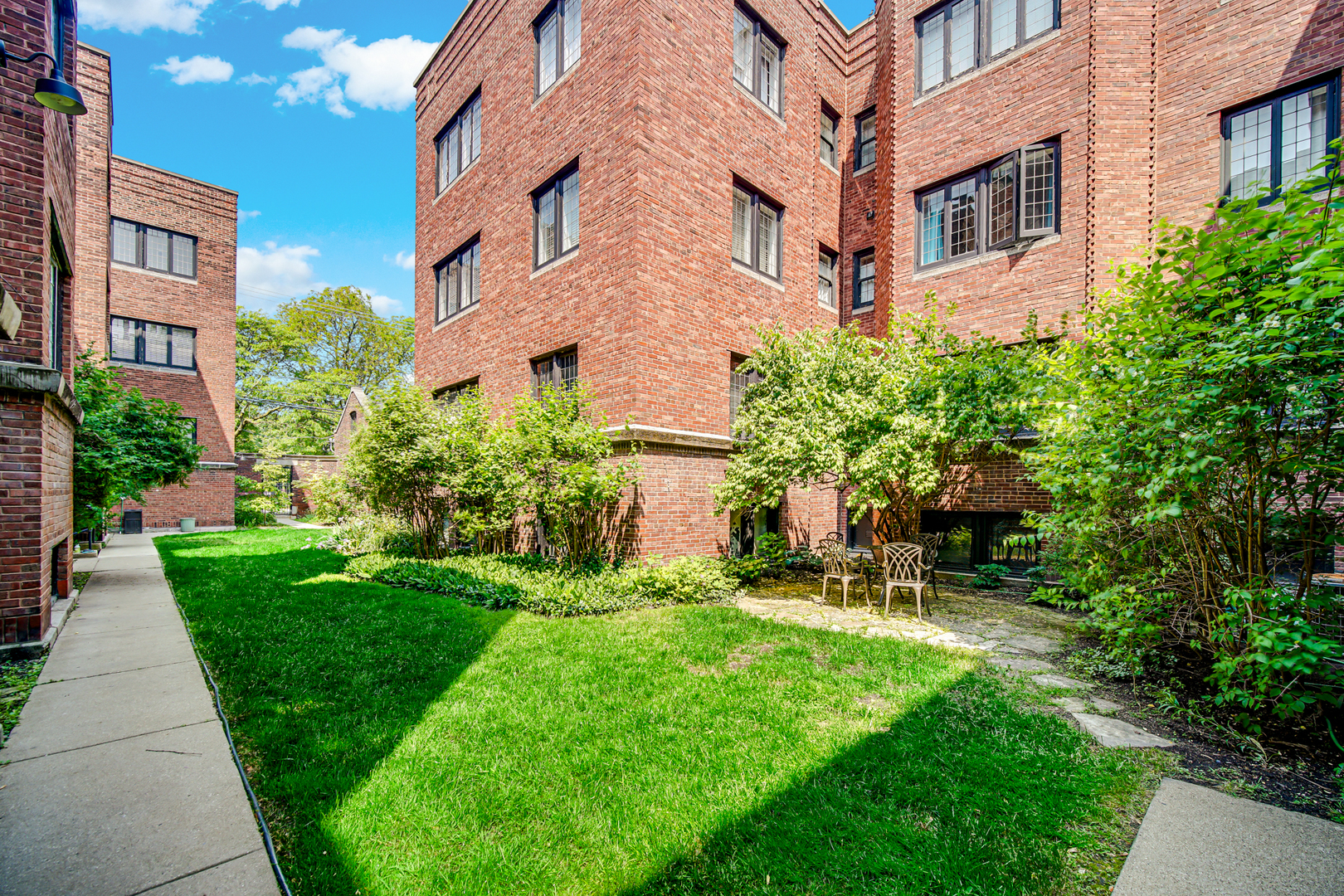 5656 S Dorchester Avenue #B, Chicago, IL 60637