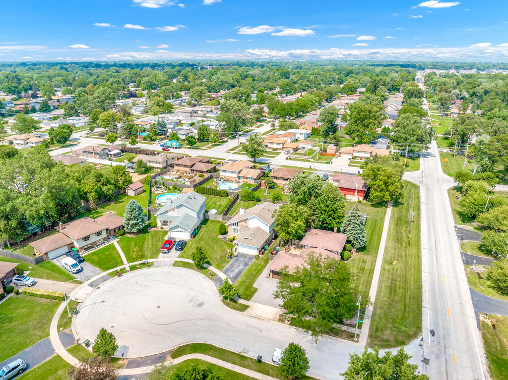 6402 Jeanette Court, Tinley Park, IL 60477