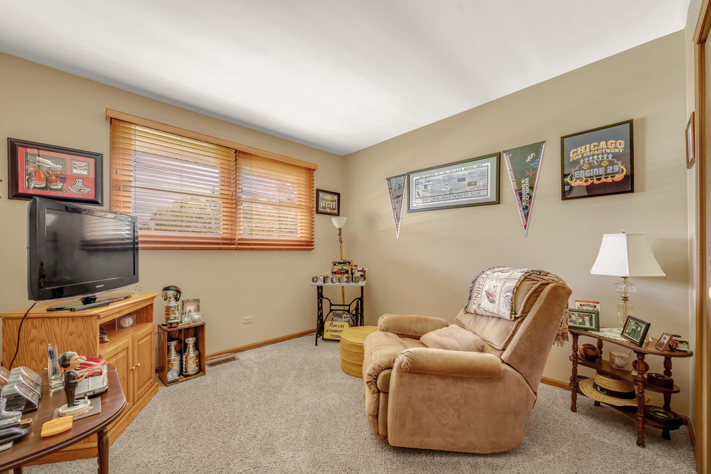 6402 Jeanette Court, Tinley Park, IL 60477