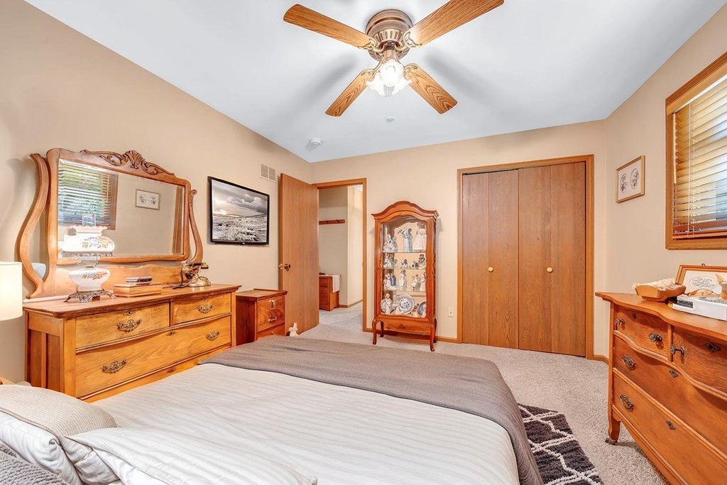 6402 Jeanette Court, Tinley Park, IL 60477