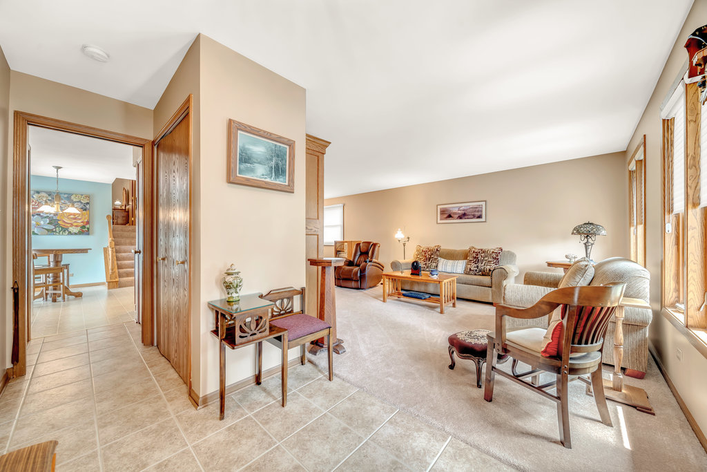 6402 Jeanette Court, Tinley Park, IL 60477