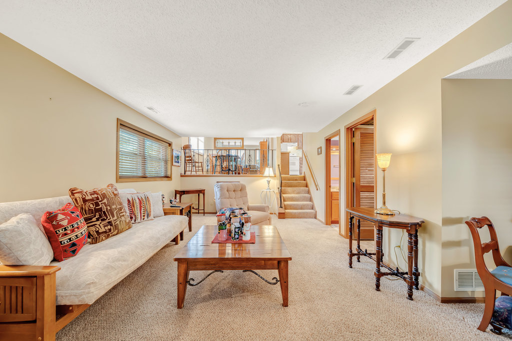 6402 Jeanette Court, Tinley Park, IL 60477