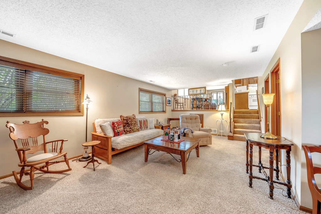 6402 Jeanette Court, Tinley Park, IL 60477