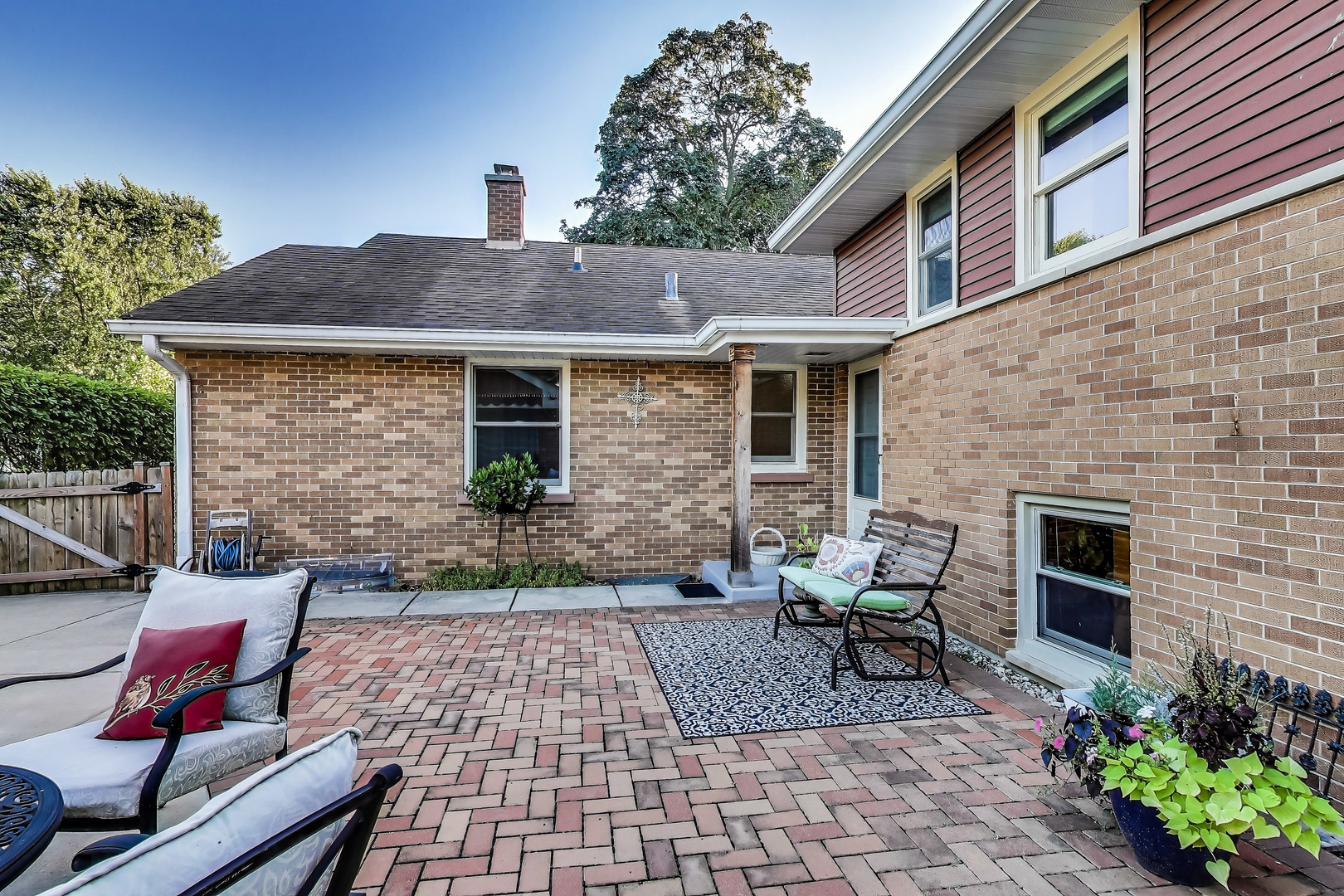 170 Eastview Avenue, Crystal Lake, IL 60014