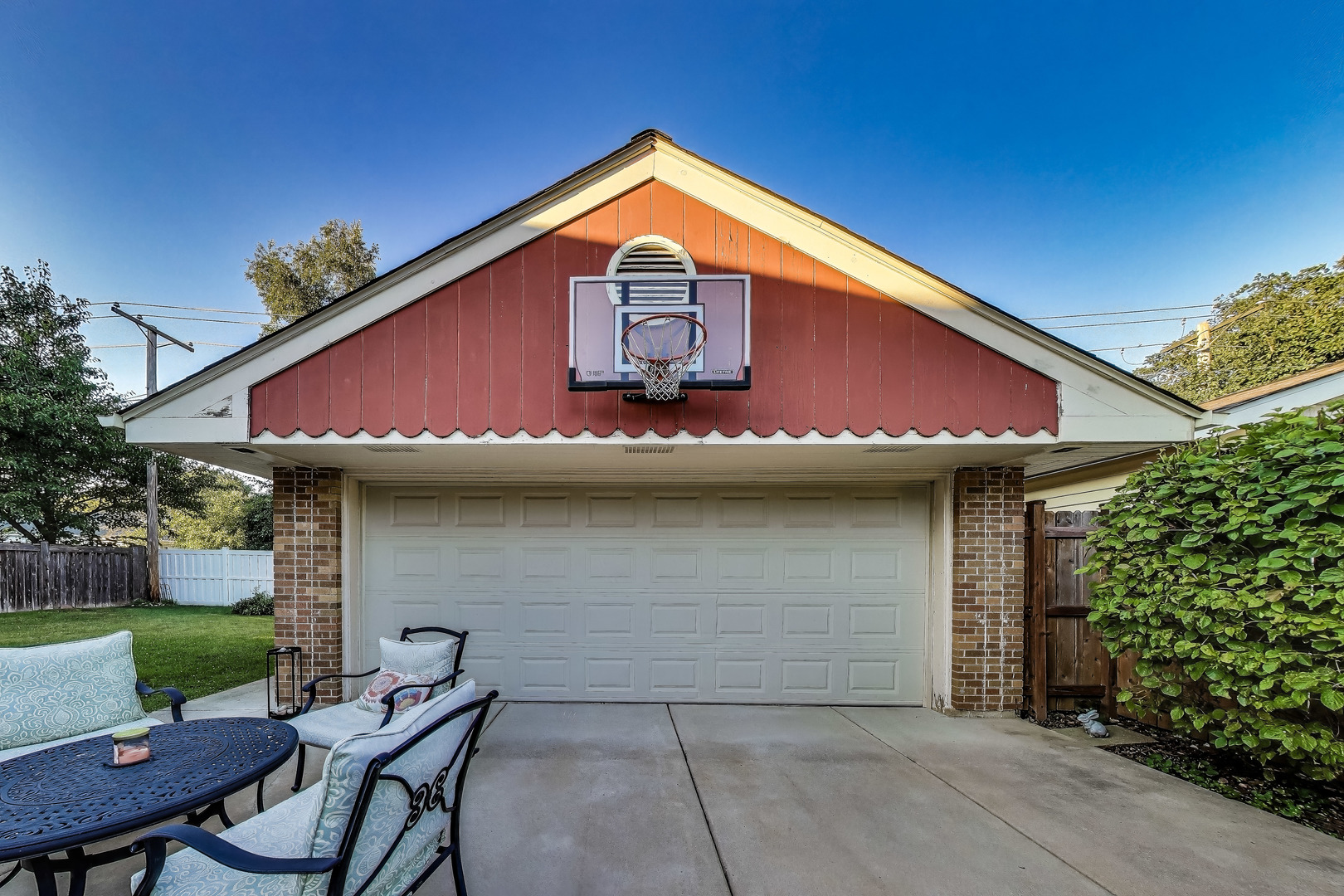 170 Eastview Avenue, Crystal Lake, IL 60014