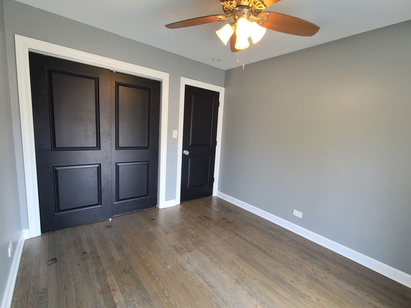 256 N Slusser Street #256, Grayslake, IL 60030