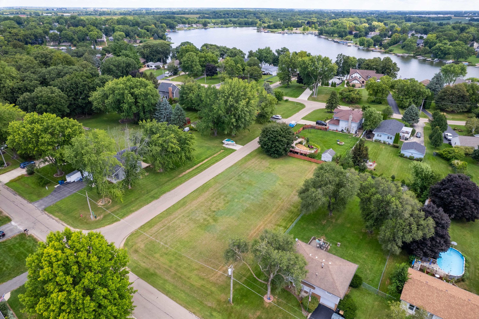 1738 Hilda Drive, Lake Holiday, IL 60548