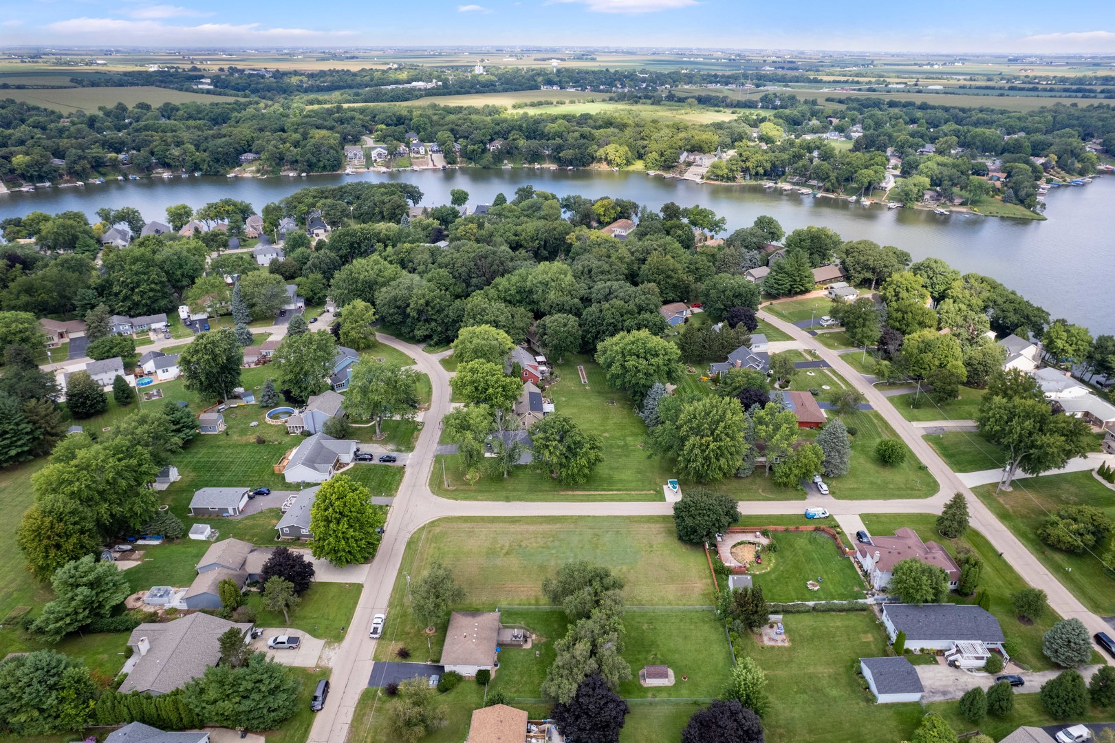 1738 Hilda Drive, Lake Holiday, IL 60548