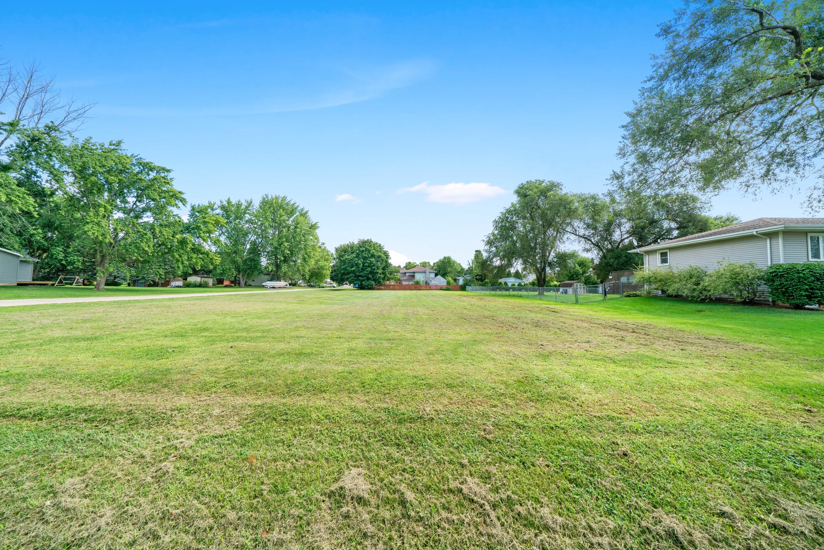 1738 Hilda Drive, Lake Holiday, IL 60548