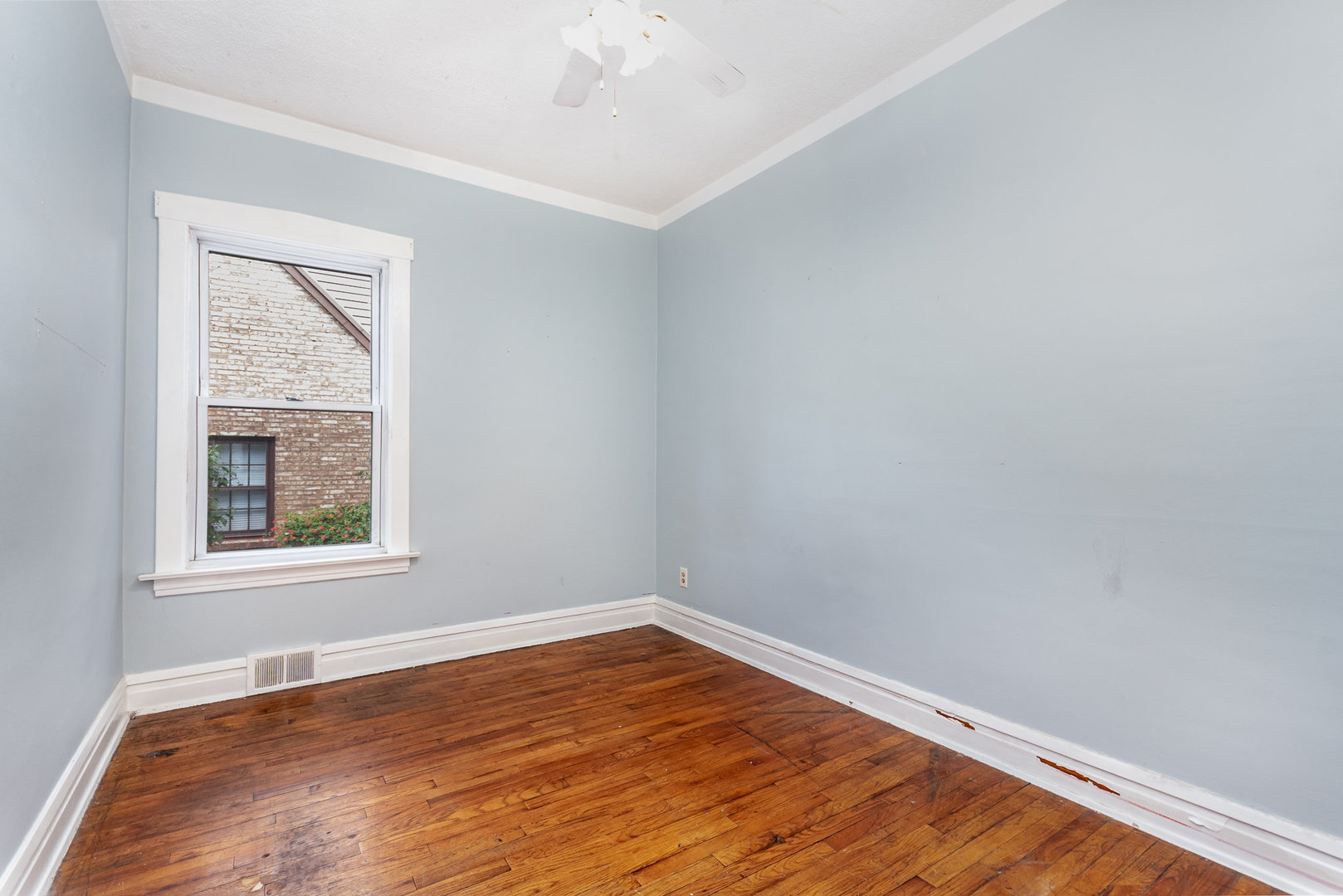 4633 Wolf Road, Western Springs, IL 60558