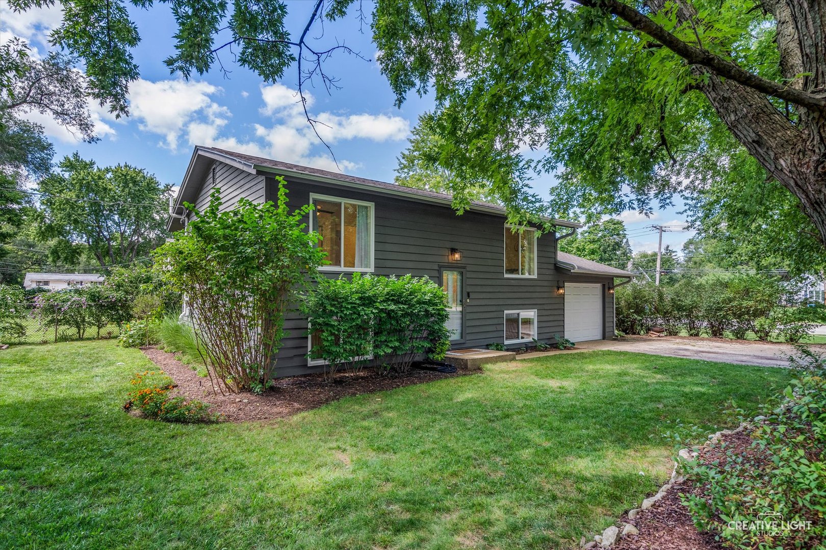 5 Kent Avenue, Crystal Lake, IL 60014