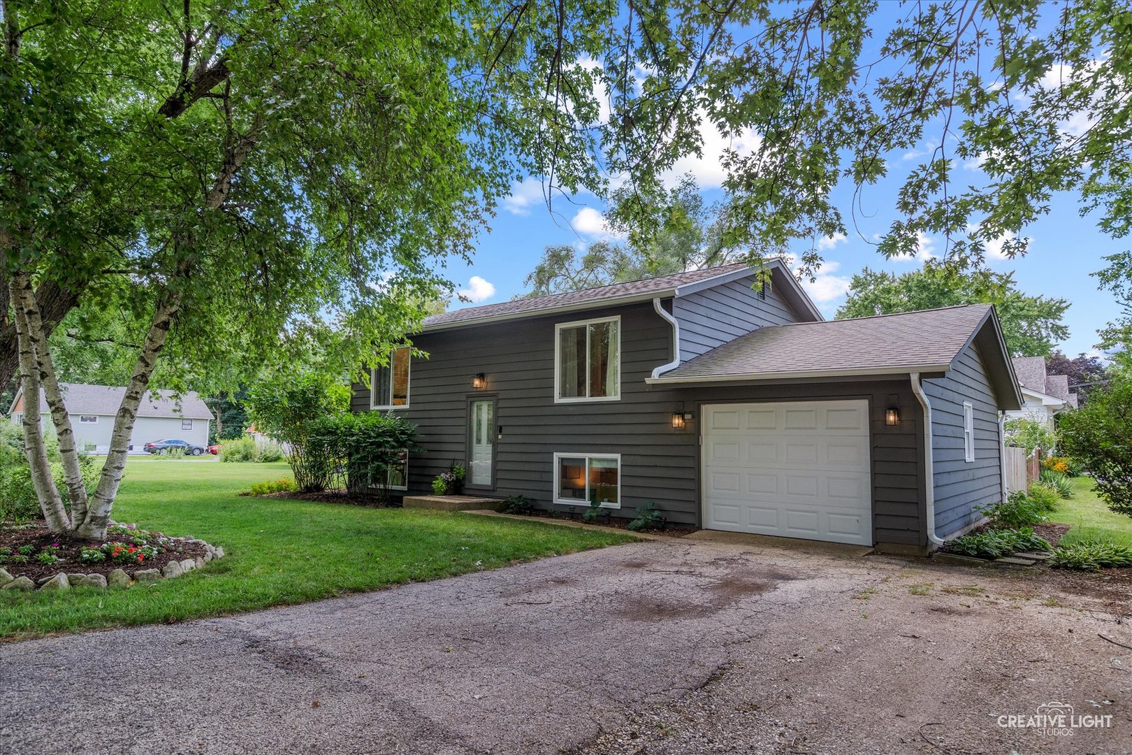 5 Kent Avenue, Crystal Lake, IL 60014