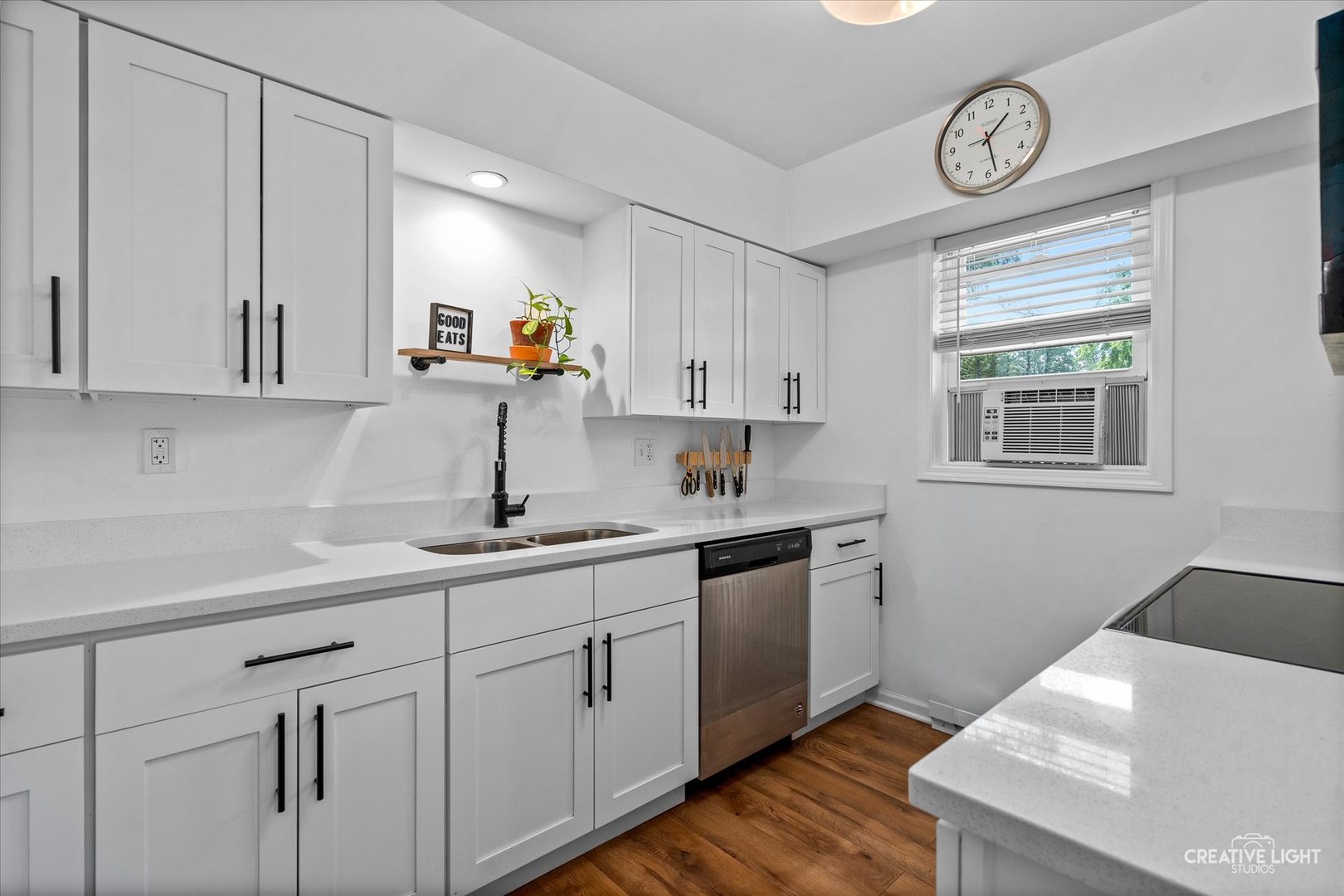 5 Kent Avenue, Crystal Lake, IL 60014