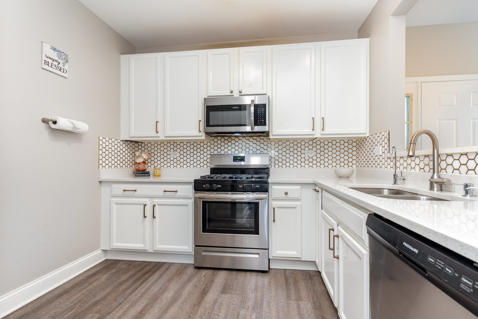 954 Genesee Drive #954, Naperville, IL 60563