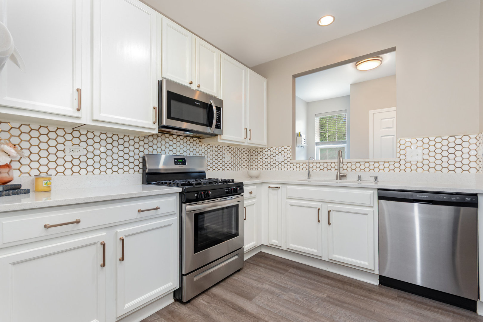 954 Genesee Drive #954, Naperville, IL 60563