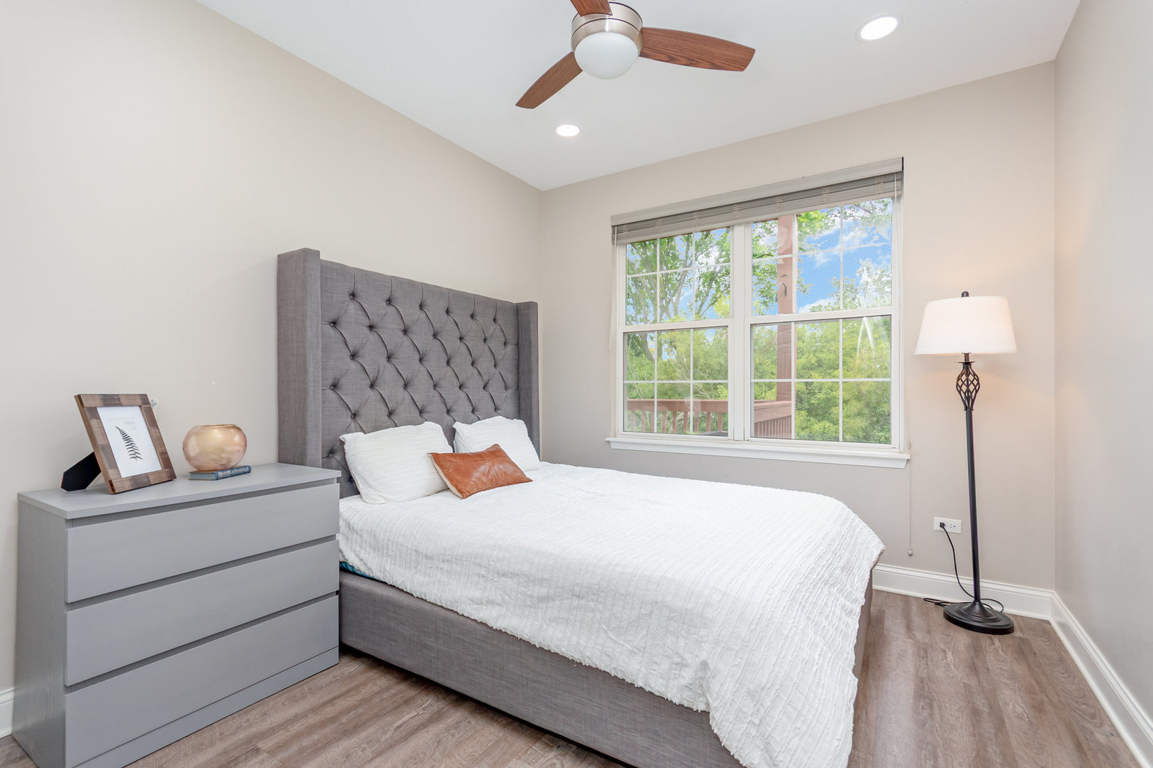 954 Genesee Drive #954, Naperville, IL 60563