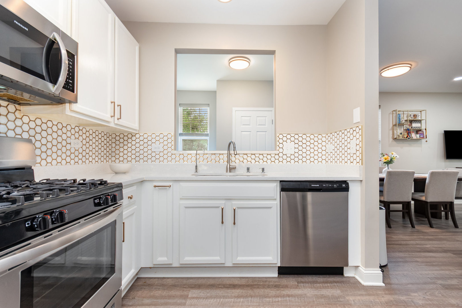 954 Genesee Drive #954, Naperville, IL 60563