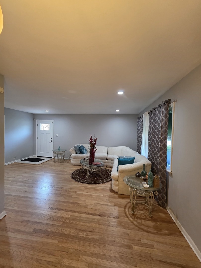 15647 Mutual Terrace, South Holland, IL 60473