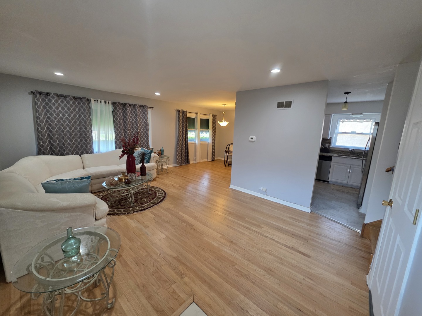 15647 Mutual Terrace, South Holland, IL 60473
