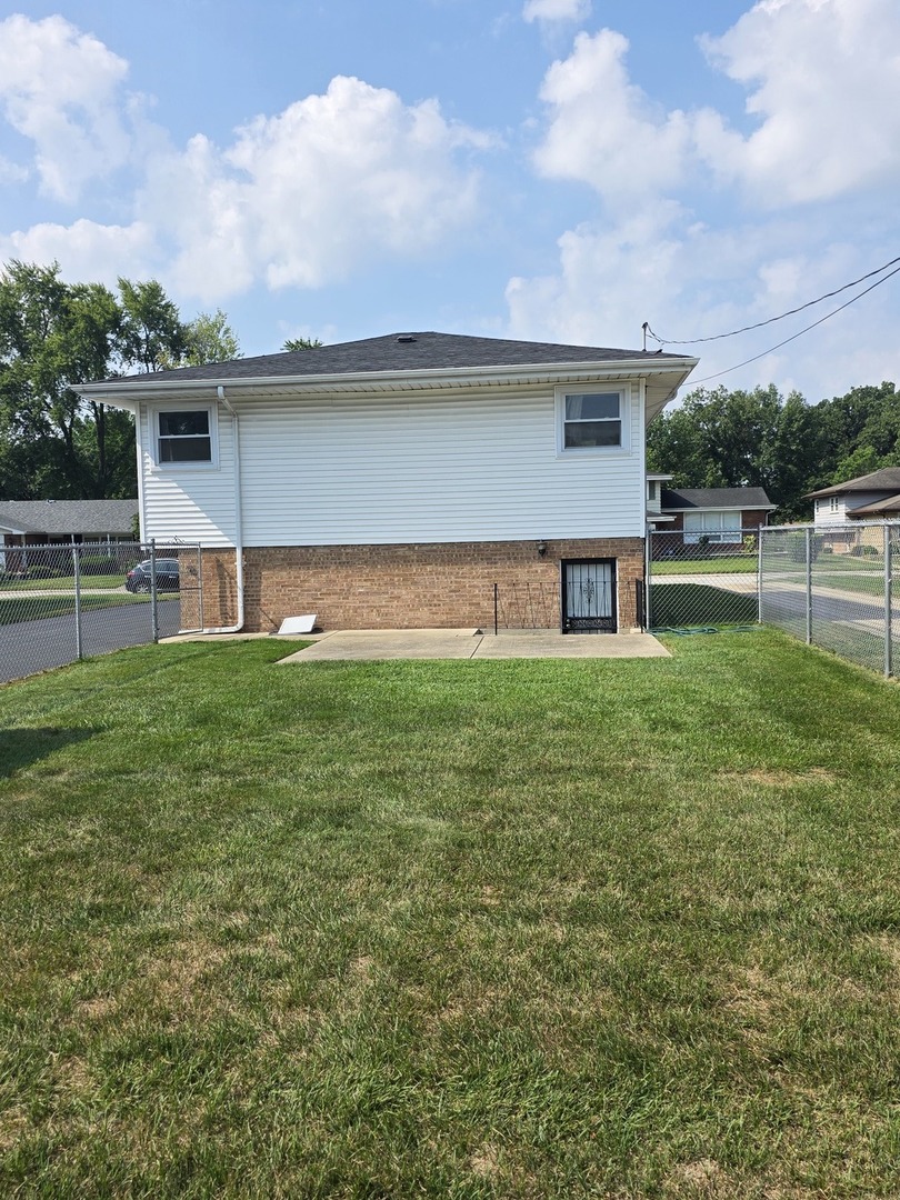 15647 Mutual Terrace, South Holland, IL 60473
