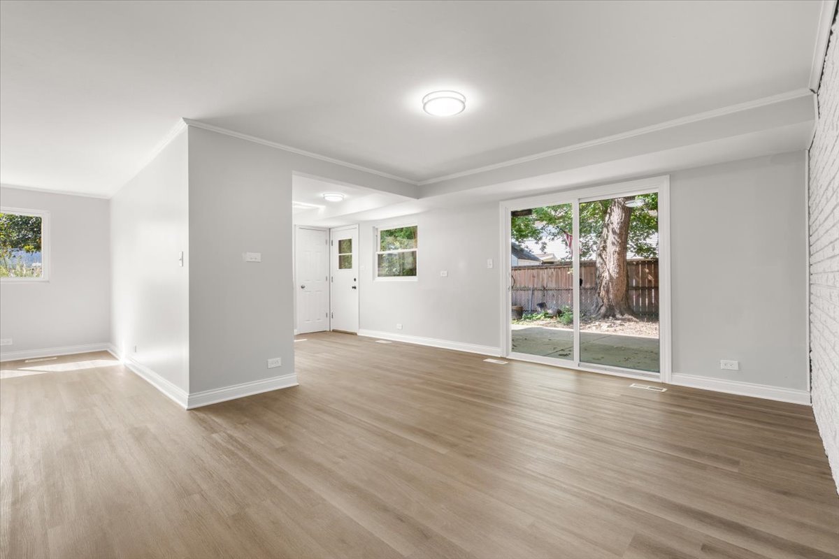 1704 N Drury Lane, Arlington Heights, IL 60005