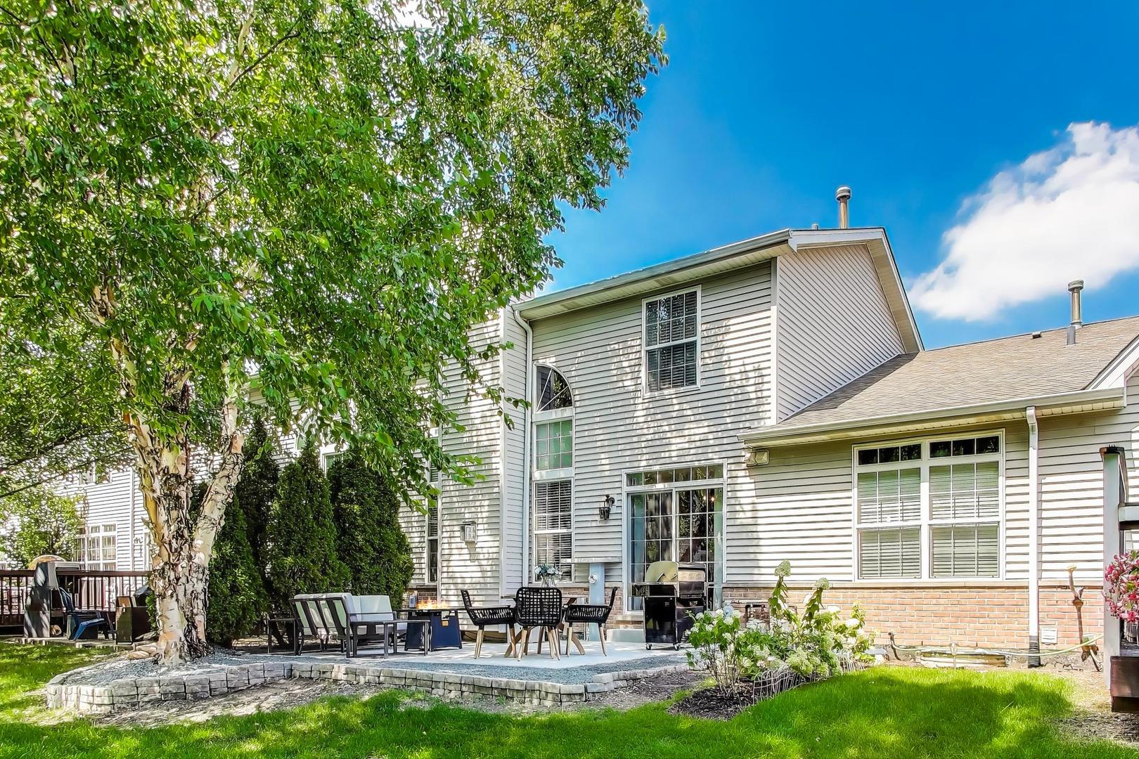 16765 S Sunset Ridge Court, Lockport, IL 60441