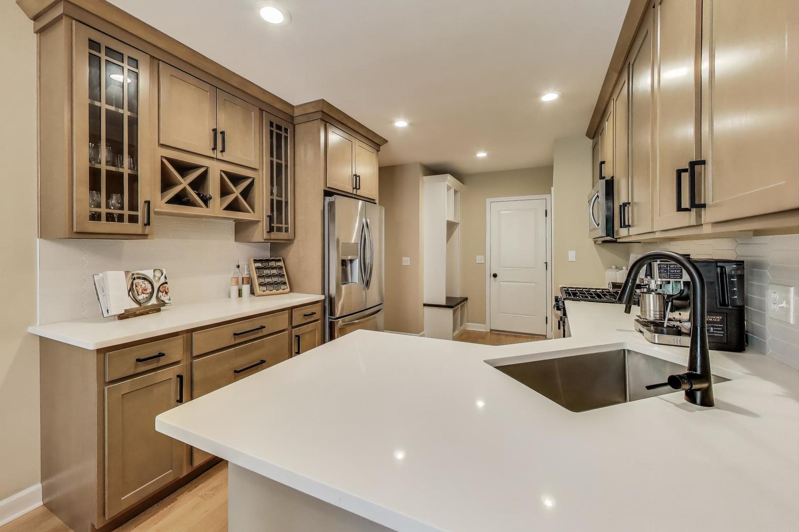 16765 S Sunset Ridge Court, Lockport, IL 60441