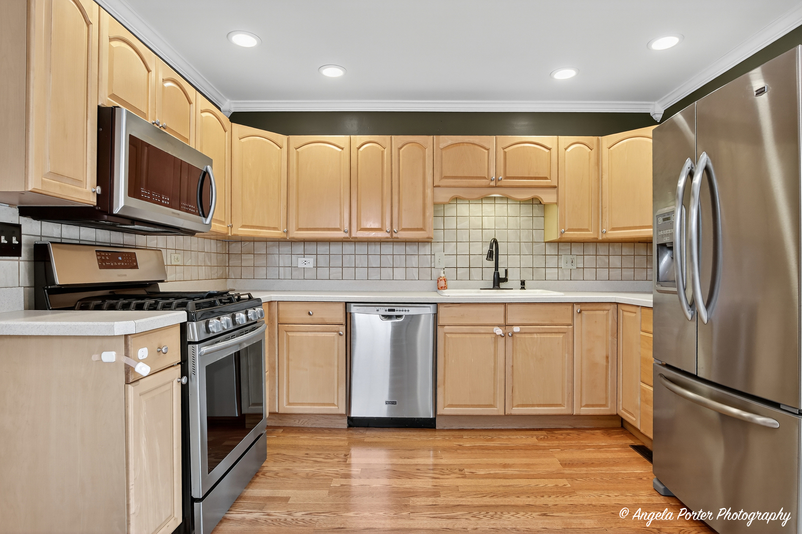 4409 Prairie Avenue, McHenry, IL 60050