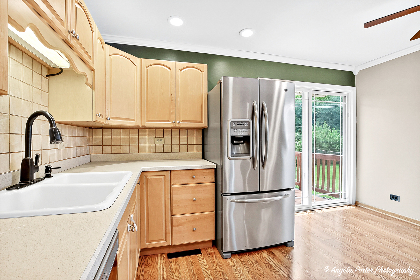 4409 Prairie Avenue, McHenry, IL 60050