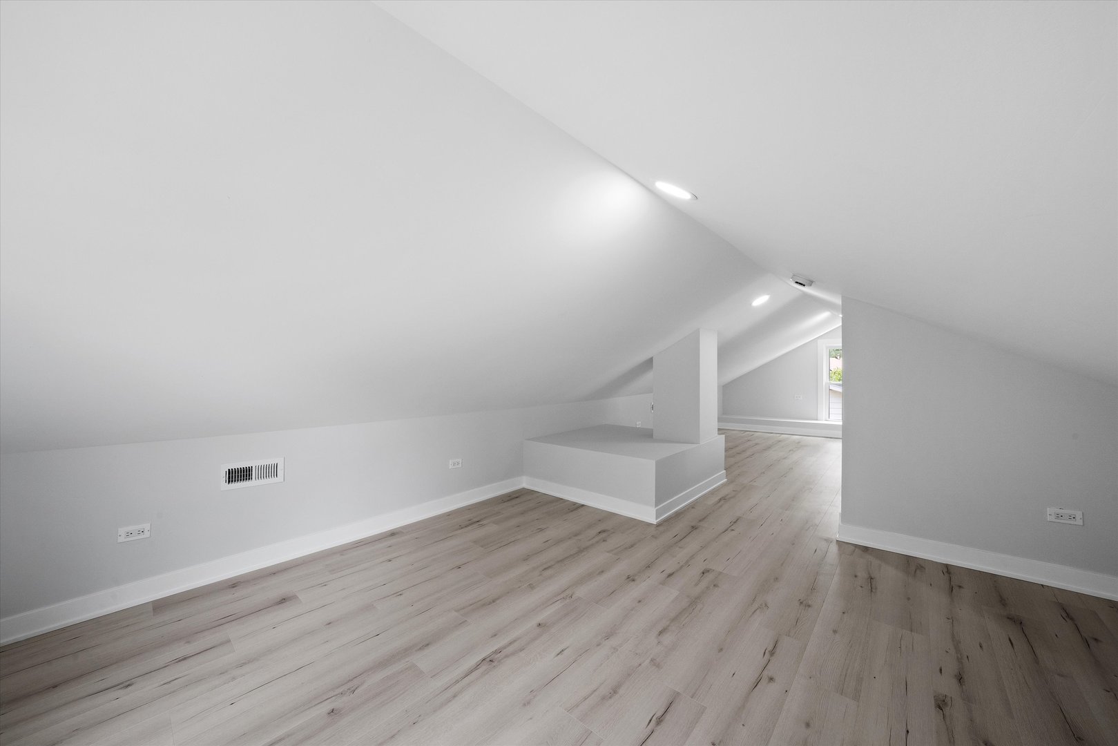 309 SE Circle Drive, Joliet, IL 60433