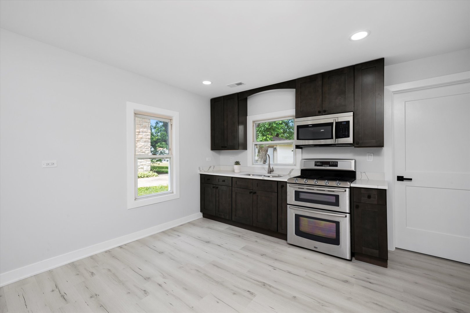 309 SE Circle Drive, Joliet, IL 60433