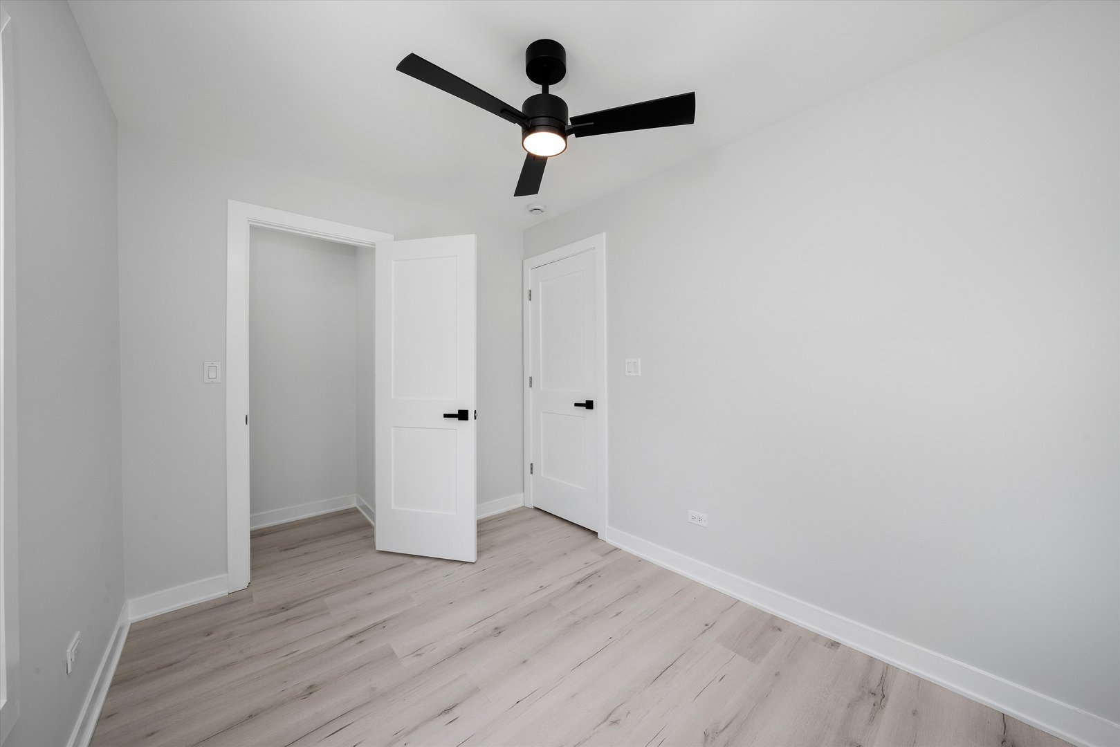 309 SE Circle Drive, Joliet, IL 60433