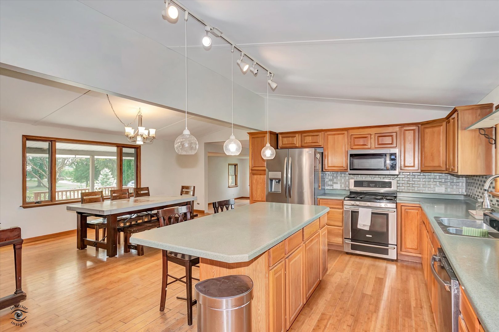 944 E County Line Road, Grant Park, IL 60940