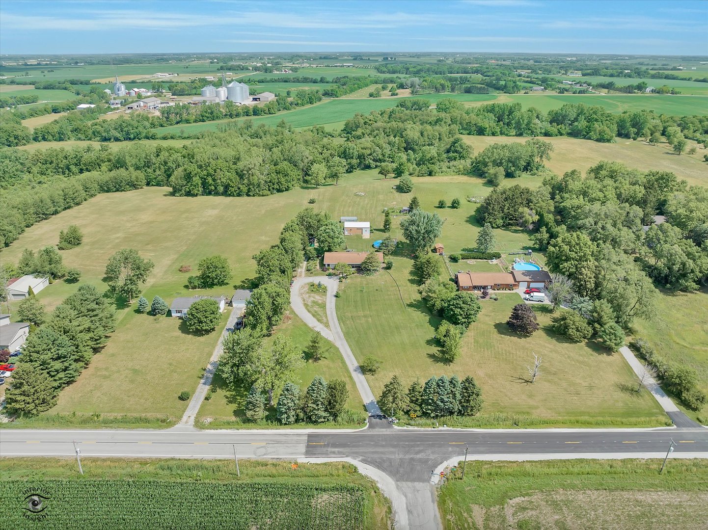 944 E County Line Road, Grant Park, IL 60940