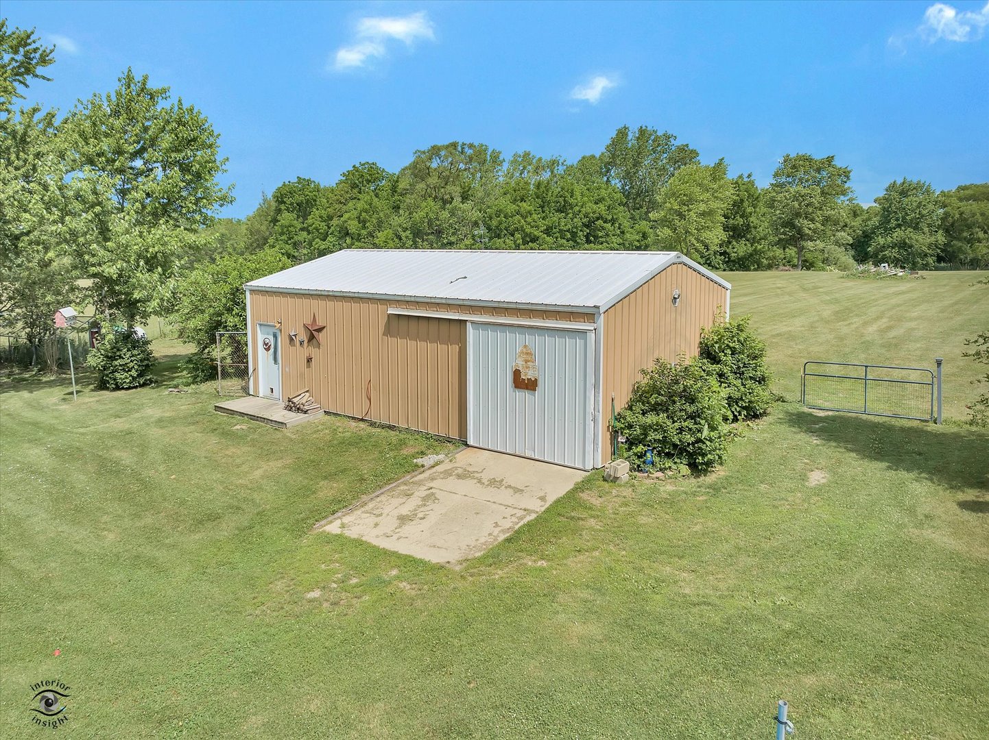 944 E County Line Road, Grant Park, IL 60940