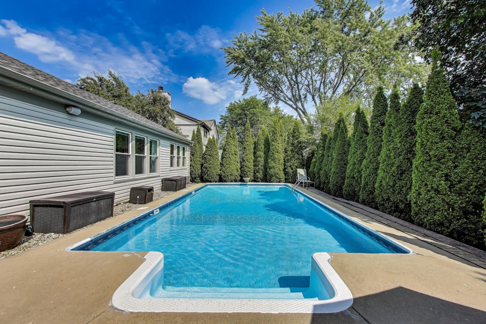 437 Caren Drive, Buffalo Grove, IL 60089